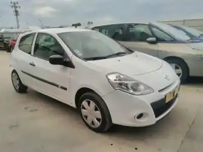 Véhicule à la ferraille RENAULT CLIO III 20 Aniversario de l'année 2011 alimenté K9K766