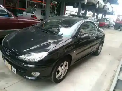 Veículo de Sucata peugeot 206 cc (2d) 1.6 16v (2dnfuf, 2dnfur) do ano 2005 alimentado nfu