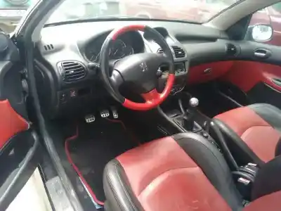 Veículo de Sucata peugeot 206 cc (2d) 1.6 16v (2dnfuf, 2dnfur) do ano 2005 alimentado nfu