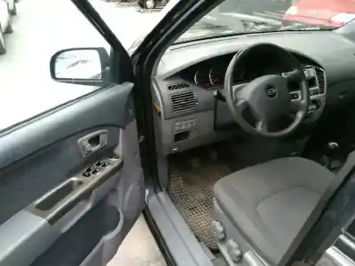 Veículo de Sucata kia carens ii monospace (fj) 2.0 crdi do ano 2004 alimentado d4ea