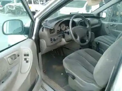 Veículo de Sucata chrysler voyager (rg) 2.5 crd se grand voyager do ano 2002 alimentado vm07c