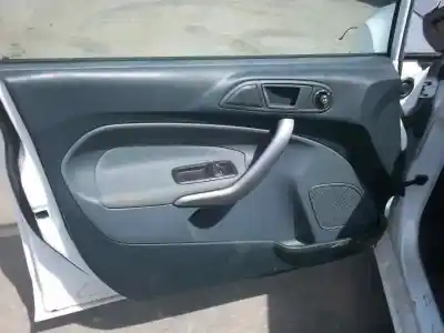 Sloopvoertuig ford fiesta vi (cb1, ccn) 1.25 van het jaar 2010 aangedreven snja