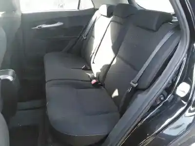 Veículo de Sucata toyota auris 2.2 d-cat do ano 2007 alimentado 2ad