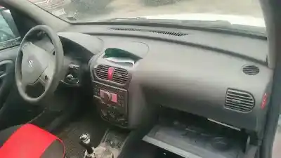 Sloopvoertuig opel combo tour van het jaar 2006 aangedreven z13dt