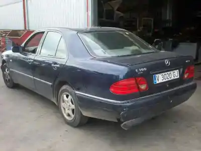 Veicolo di demolizione mercedes-benz clase e (w210) e 300 d (210.020) dell'anno 1995 alimentato 606912