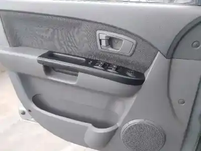 Veículo de Sucata kia carens ii monospace (fj) 2.0 crdi do ano 2003 alimentado d4ea