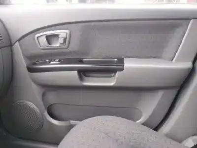 Veículo de Sucata kia carens ii monospace (fj) 2.0 crdi do ano 2003 alimentado d4ea