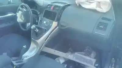 Veículo de Sucata toyota auris (_e15_) 1.6 (zre151_) do ano 2012 alimentado 1zr-fae