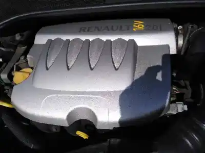 Veículo de Sucata renault clio iii 2.0 16v do ano 2006 alimentado m4r700