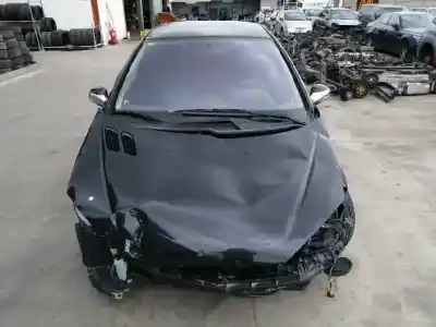 Veículo de Sucata peugeot 206 berlina 2.0 hdi cat do ano 2003 alimentado rhy