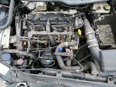 Veículo de Sucata peugeot 206 berlina 2.0 hdi cat do ano 2003 alimentado rhy