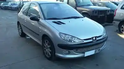 Veículo de Sucata PEUGEOT 206 BERLINA GTI do ano 2002 alimentado RFN