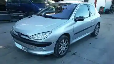 Veículo de Sucata peugeot 206 berlina gti do ano 2002 alimentado rfn