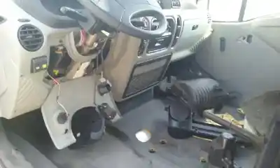 Veículo de Sucata renault master desde ´´98 base caja cerrada l1h1 rs 3078 do ano 2001 alimentado s9w700