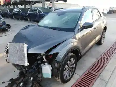 Veicolo di demolizione VOLKSWAGEN T-ROC 2.0 TDI dell'anno 2021 alimentato DTRD