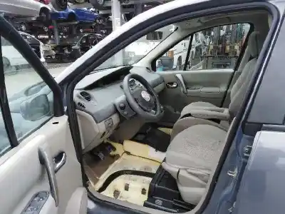 Sloopvoertuig renault scenic ii 1.5 dci diesel van het jaar 2006 aangedreven k9k732