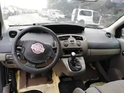 Sloopvoertuig renault scenic ii 1.5 dci diesel van het jaar 2006 aangedreven k9k732