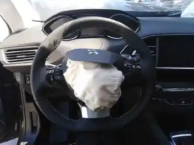 Veículo de Sucata peugeot 308 (p5) 1.2 gasolina 96kw do ano 2019 alimentado hn05