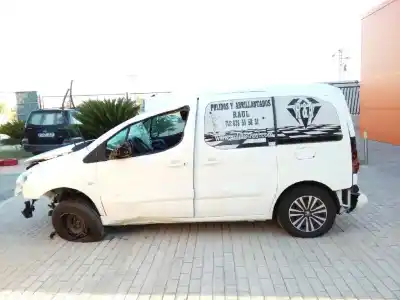 Véhicule à la ferraille peugeot partner tepee active 1.2 pure tech 110 de l'année 2017 alimenté hn01