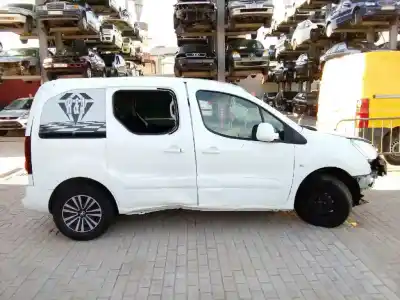 Véhicule à la ferraille peugeot partner tepee active 1.2 pure tech 110 de l'année 2017 alimenté hn01