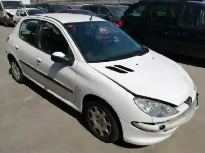Veículo de Sucata PEUGEOT                                            206                                                                                                                                                                                                                                                        BERLINA 1.4 HDi                                                                                                                                                                                                                                            do ano 2004 alimentado 8HX