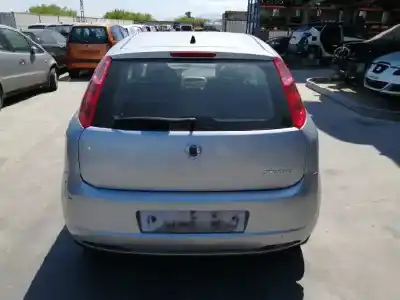 Veículo de Sucata fiat grande punto (199_) 1.4 (199axb1a) do ano 2006 alimentado 350a1000