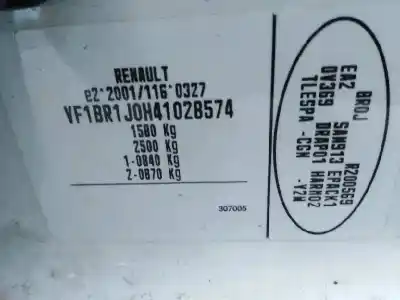 Véhicule à la ferraille renault clio iii 1.2 de l'année 2009 alimenté d4f740