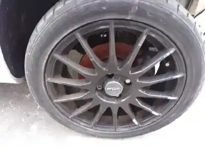 Véhicule à la ferraille renault clio iii 1.2 de l'année 2009 alimenté d4f740
