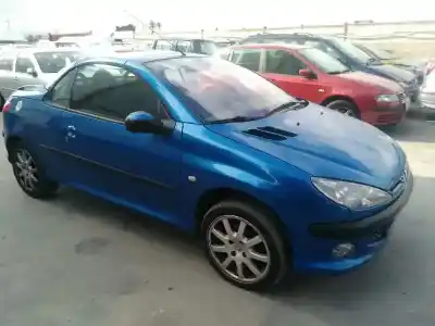 Veicolo di demolizione PEUGEOT 206 CC CC dell'anno 2001 alimentato RFN