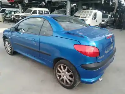 Veicolo di demolizione peugeot 206 cc cc dell'anno 2001 alimentato rfn