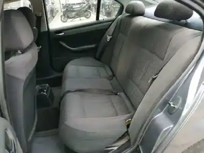 Veículo de Sucata bmw serie 3 berlina (e46) 2.0 16v diesel cat do ano 2001 alimentado 204d1