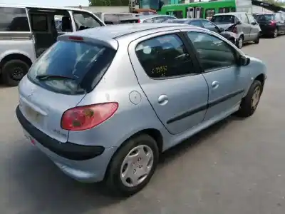 Veículo de Sucata peugeot 206 berlina 1.4 hdi do ano 2003 alimentado 8hx