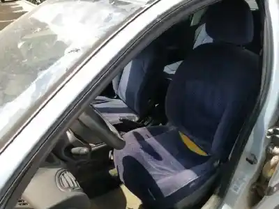 Veículo de Sucata peugeot 206 berlina 1.4 hdi do ano 2003 alimentado 8hx