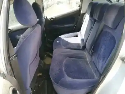 Veículo de Sucata peugeot 206 berlina 1.4 hdi do ano 2003 alimentado 8hx