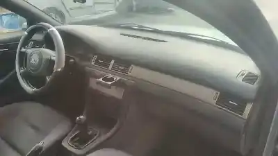 Veicolo di demolizione audi a6 berlina (4b2) 1.8 t dell'anno 1997 alimentato aeb