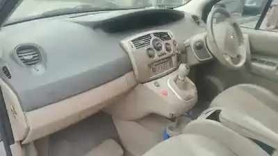 Veículo de Sucata renault scenic ii grand privilege do ano 2004 alimentado f9q812