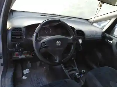 Scrapping Vehicle opel zafira a 1.6 16v of the year 1999 powered x16xel