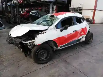 Veículo de Sucata renault clio iv (bh_) 1.5 dci 90 do ano 2017 alimentado k9k628