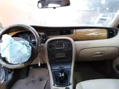 Veículo de Sucata jaguar x-type wagon 2.0 diesel cat do ano 2004 alimentado 6b