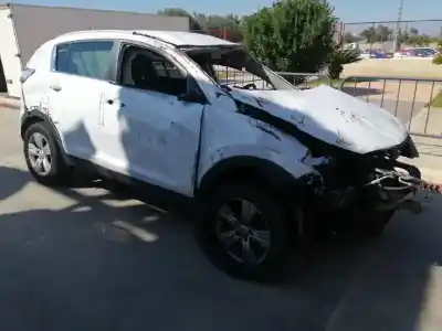 Veículo de Sucata KIA SPORTAGE III (SL) 1.7 CRDI do ano 2013 alimentado D4FD