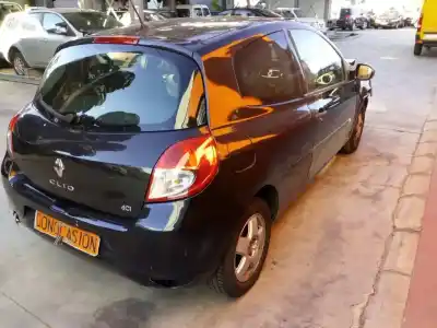 Veículo de Sucata renault clio iii yahoo do ano 2011 alimentado k9k770