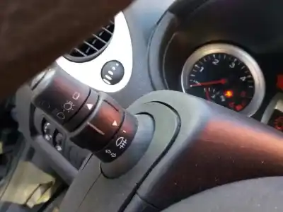 Veículo de Sucata renault clio iii yahoo do ano 2011 alimentado k9k770