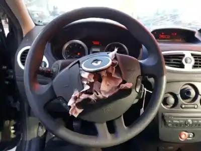 Veículo de Sucata renault clio iii yahoo do ano 2011 alimentado k9k770