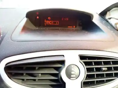 Veículo de Sucata renault clio iii yahoo do ano 2011 alimentado k9k770