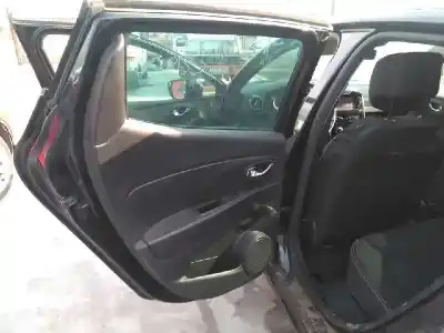 Здавання транспортного засобу renault clio iv technofeel року 2015 потужний h4b400