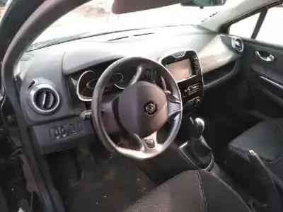 Здавання транспортного засобу renault clio iv technofeel року 2015 потужний h4b400