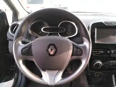 Здавання транспортного засобу renault clio iv technofeel року 2015 потужний h4b400