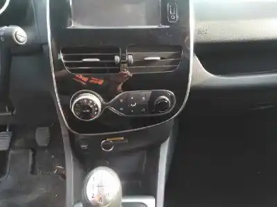 Veículo de Sucata renault clio iv technofeel do ano 2015 alimentado h4b400