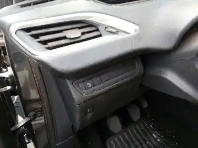 Veicolo di demolizione peugeot 2008 (--.2013->) access dell'anno 2018 alimentato hm01