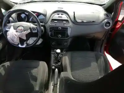 Здавання транспортного засобу abarth                                             punto (evo) (199)                                                                                                                                                                                                                                          1.4                                                                                                                                                                                                                                                        року 2011 потужний 955a8000